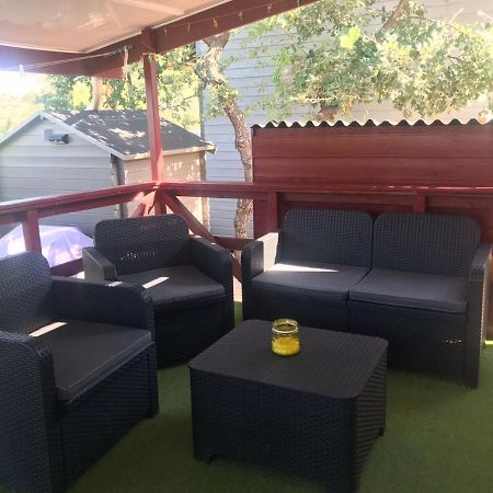 Charmant Mobil-Home Rocbaron Zewnętrze zdjęcie