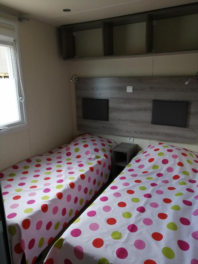 Charmant Mobil-Home Rocbaron Zewnętrze zdjęcie
