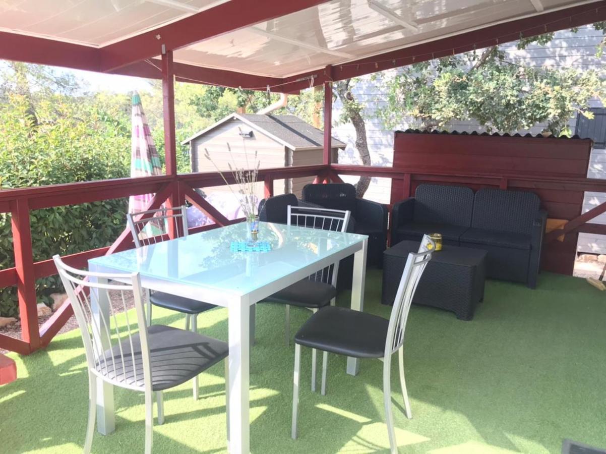 Charmant Mobil-Home Rocbaron Zewnętrze zdjęcie