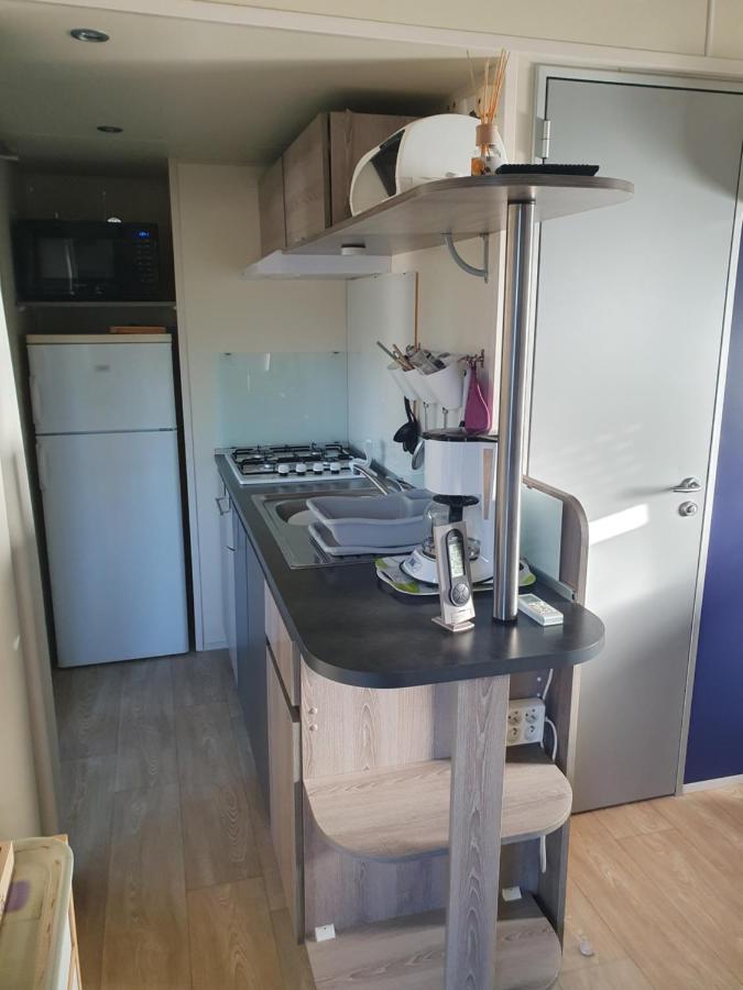 Charmant Mobil-Home Rocbaron Zewnętrze zdjęcie
